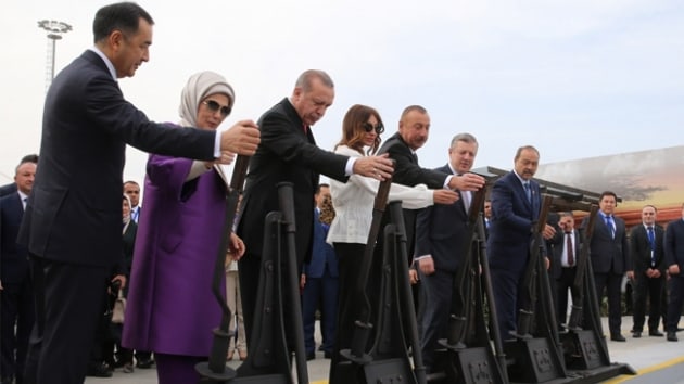 'ran, Bak-Tiflis-Kars Demiryolu'na balanmak istiyor' 