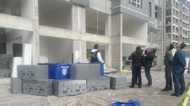 13'nc kattan den inaat iisi hayatn kaybetti
