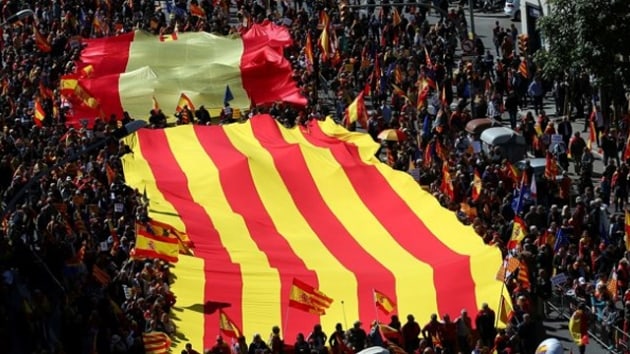 spanya'da binlerce kii bamszlk kart protesto gsterisi dzenledi