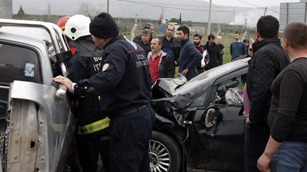 Bursa'da kahreden kaza: 1 l, 7 yaral