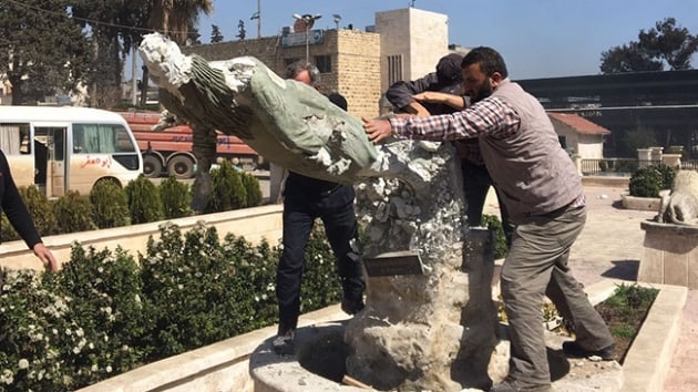 Afrin'de Kawa heykelleri birer birer yklyor  