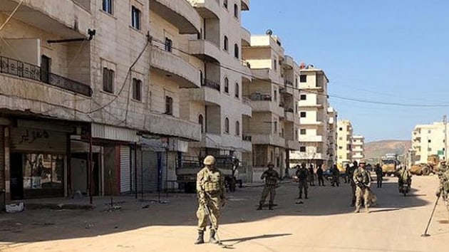 Afrin'de tuzaklanan patlayclar imha ediliyor