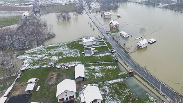 Bosna Hersek'te sel: ok sayda ev ve i yeri hasar grd