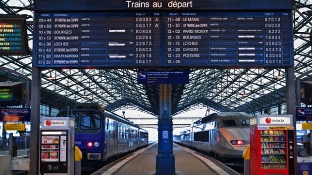Fransa'da grevler nedeniyle hzl trenlerin yzde 60' sefere kmayacak