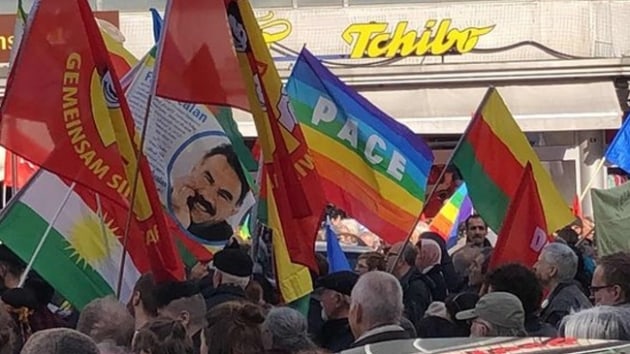 Terr rgt PKK Almanya'daki szde yasa LGBT klfyla ayor