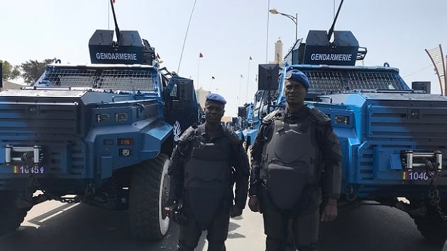 Senegal Cumhurbakan'n Trk zrhllar korudu