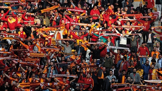 Galatasaray-Baakehir mana taraftarlardan youn ilgi