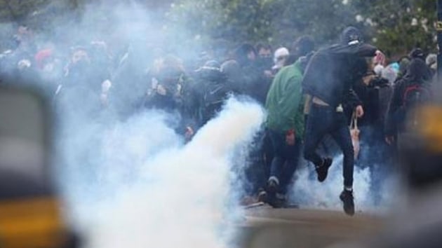 Fransada gstericilerle polis arasnda atma: 51 gzalt