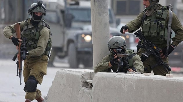 srail askerleri 3 Filistinliyi yaralad