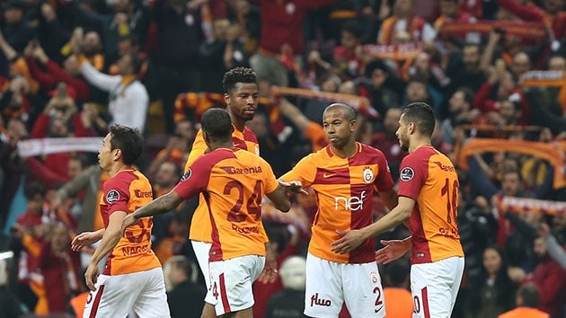 Galatasaray i sahada PSG ile kapyor