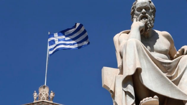 Yunanistan'dan 'bayrak krizi' ile ilgili ilk aklama