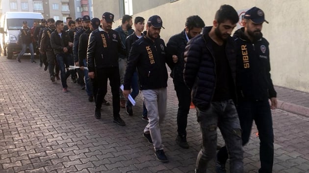 Kayseri'de banka mterilerinin hesaplarn boaltan eteye operasyon: 17 gzalt