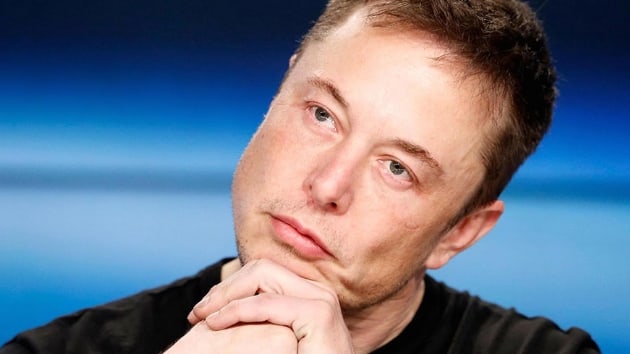 Elon Musk, roketlerini balon kullanarak indirmek istiyor
