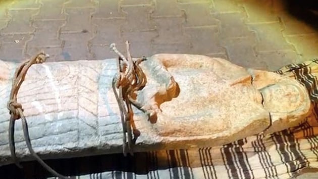 Burdur'da yaplan operasyonda Roma Dnemi'ne ait kadn bitemli heykel ele geirildi