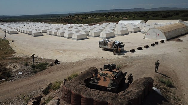 Dou Guta'dan tahliye edilen aileler, Afrin Muhammediye'de kurulan adr kentte arlanyor