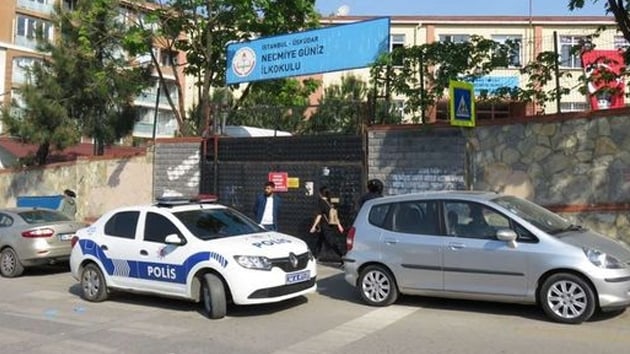 skdar'da ocuklar kavga eden veliler birbirine girdi: 1 yaral