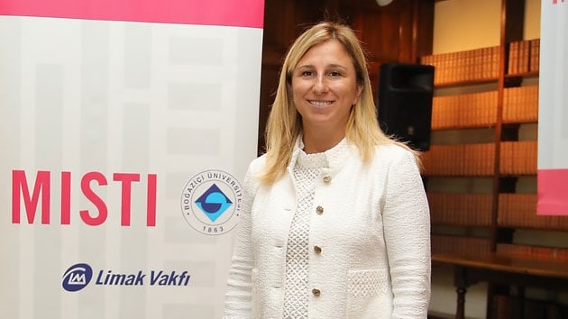 Aziz Yldrm'n en byk kozu Ebru zdemir