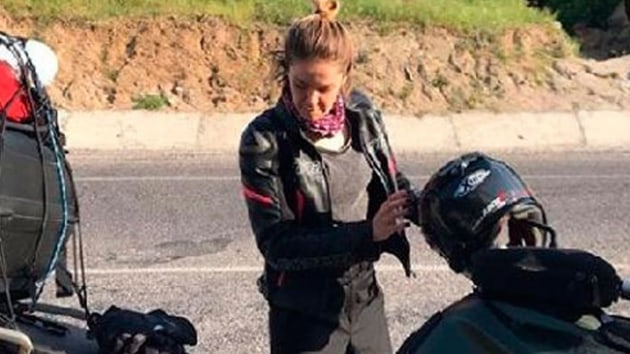Oyuncu Burcu Biricik ve ei kazada yaraland