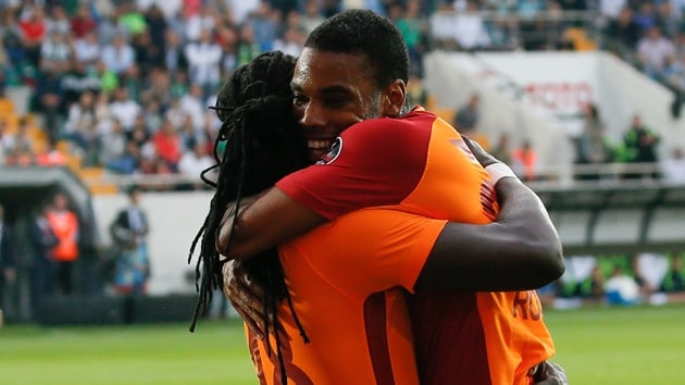 Galatasaray deplasmanda Akhisarspor'u Rodrigues'in golleriyle 2-1 malup etti