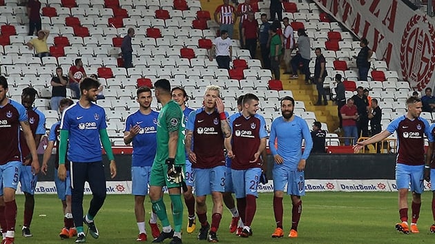 Trabzonspor, Fenerbahe kupay alsn diye dua ediyor