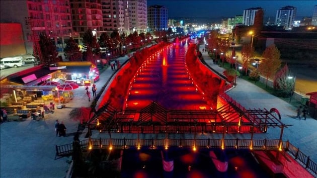Sivas'tan geen ve yayd kt koku ile vatandalarn tepkisini eken Msmlrmak Deresi slah edildi