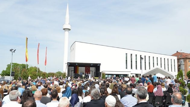 Almanya'da ina edilen Yunus Emre Camisi ve Kltr Merkezi hizmete ald