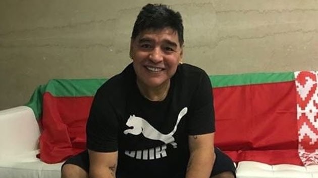 Maradona Dinamo Brest Kulb'nn hem bakan hem de hocas oldu
