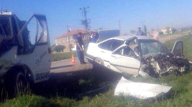 Kayseri'de st toplama kamyoneti ile otomobilin arpmas sonucu 1 ar 6 kii yaraland
