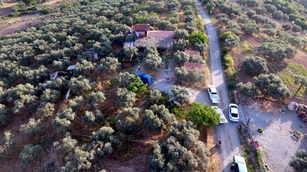 zmir'de drone destekli uyuturucu operasyonu: 28 kii yakaland