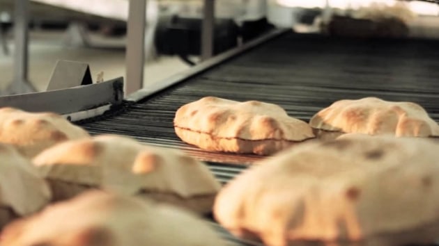 Suriyelilere gnde 750 bin ekmek ulatrlyor