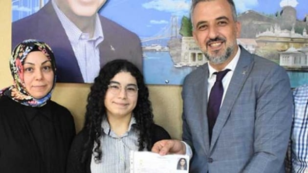 Elif Nur Bayram AK Parti'nin en gen milletvekili aday oldu