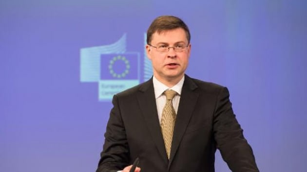 AB Komisyonu Bakan Yardmcs Valdis Dombrovskis: talya'nn kamu borcu Yunanistan'dan sonra AB ierisinde en yksek ikinci srada ve bunu azaltmas gerekiyor