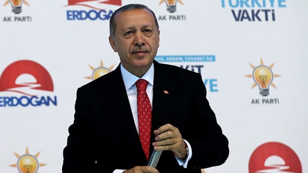 Cumhurbakan Erdoan: Polis, retmen, hemire, din grevlisi ve dier idarecilerimizin emeklilik ek gstergelerini 3600'e karacaz