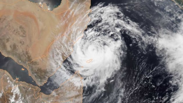 Mekunu Kasrgas nedeniyle Yemen'in Umman'a alan ahn Snr Kaps kapatld