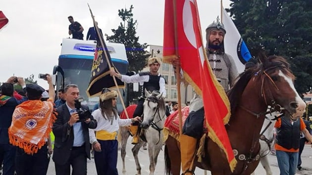 Cumhurbakan Erdoan' Balkesir'de Yrk atl birlikler karlad