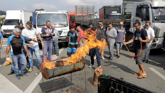 Brezilya'da kamyon ofrlerinin grevi 7. gnnde