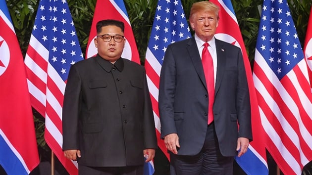 Trump-Kim ortak aklamas taahhtlerle dolu