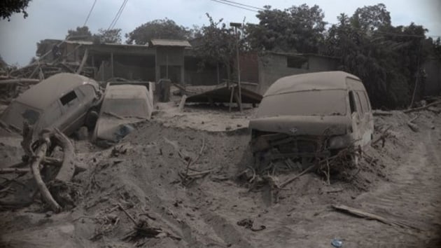BM, yanardada meydana gelen patlamalar nedeniyle kaybolan 200 kiiyi kurtarma almalarnn devam ettiini duyurdu