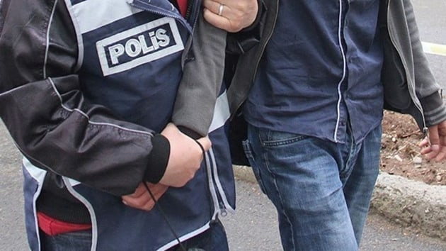 Adana'da engelli bir kadnn tekerlekli sandalyesindeki cep telefonunu ald iddia edilen pheli tutukland