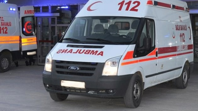 Sivas'ta otomobil devrildi: 4 yaral