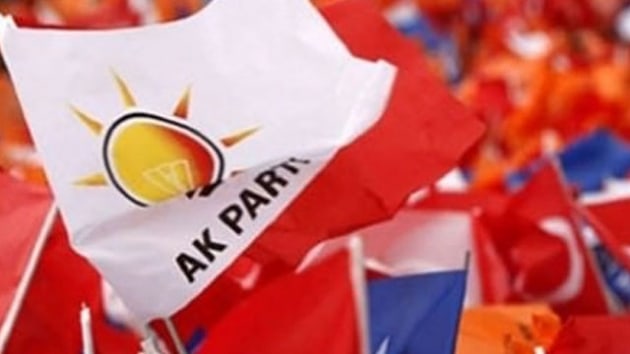 Saadet Partisi Mardin merkez Artuklu le Kadn Kollar Bakan ve yeleri, partilerinden istifa ederek, AK Parti'ye katldlar