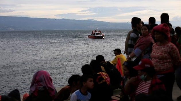 Endonezya'daki tekne kazasnda kayp says ise 192 olarak akland