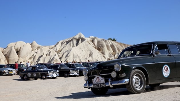 in'e ulamak iin Hollanda'dan yola kan klasik otomobil srcleri Kapadokya'da mola verdi