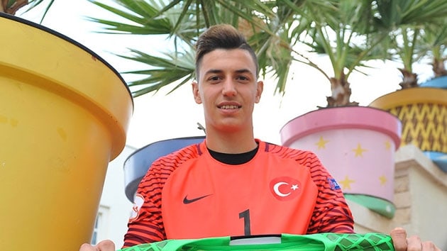 Fenerbahe Berke zer ve Bar Alc'nn iini bitirdi