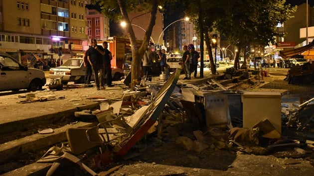 Samsun'da bir lokantada yaanan doalgaz patlamas, evrede hasara yol at