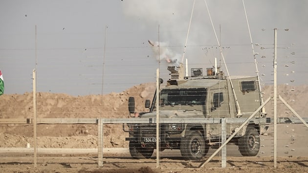 srail, Gazze'de Hamas'a ait bir eitim kamp ve tneli vurduunu duyurdu