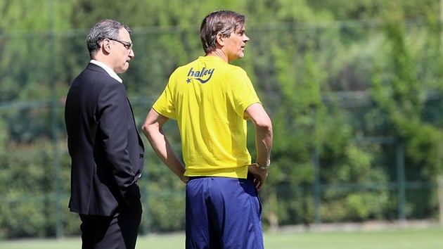 Fenerbahe'de Cocu - Comolli zirvesi