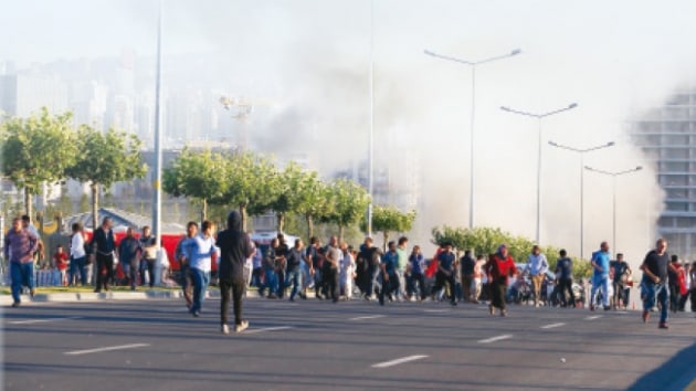 FET ile mcadelenin ilk tanklar