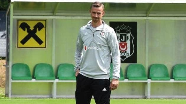 Guti'den 3 yıldıza özel ilgi