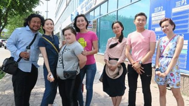 Kazakistan'da engelli ocuklar eitimle sosyalleiyor